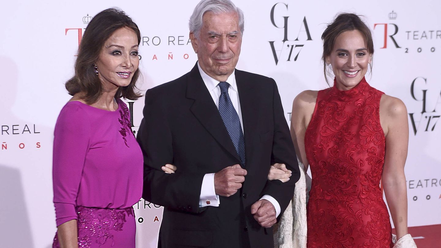 Isabel Preysler, Mario Vargas Llosa y Tamara Falcó. (Gtres)