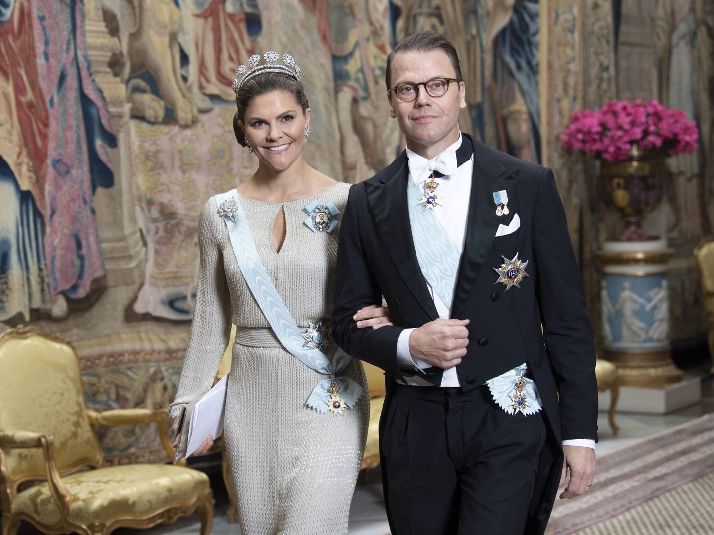 Victoria y Daniel de Suecia, durante la cena de gala, este martes en Estocolmo. (Cordon Press)