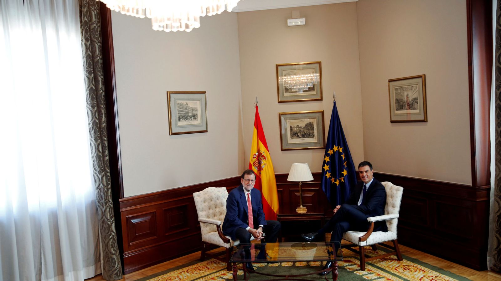 Foto: Rajoy reunido con Sánchez (Reuters)