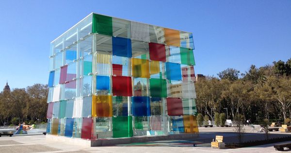 Foto: Cubo del Pompidou Málaga, icono de la Málaga contemporánea. (A. R.)
