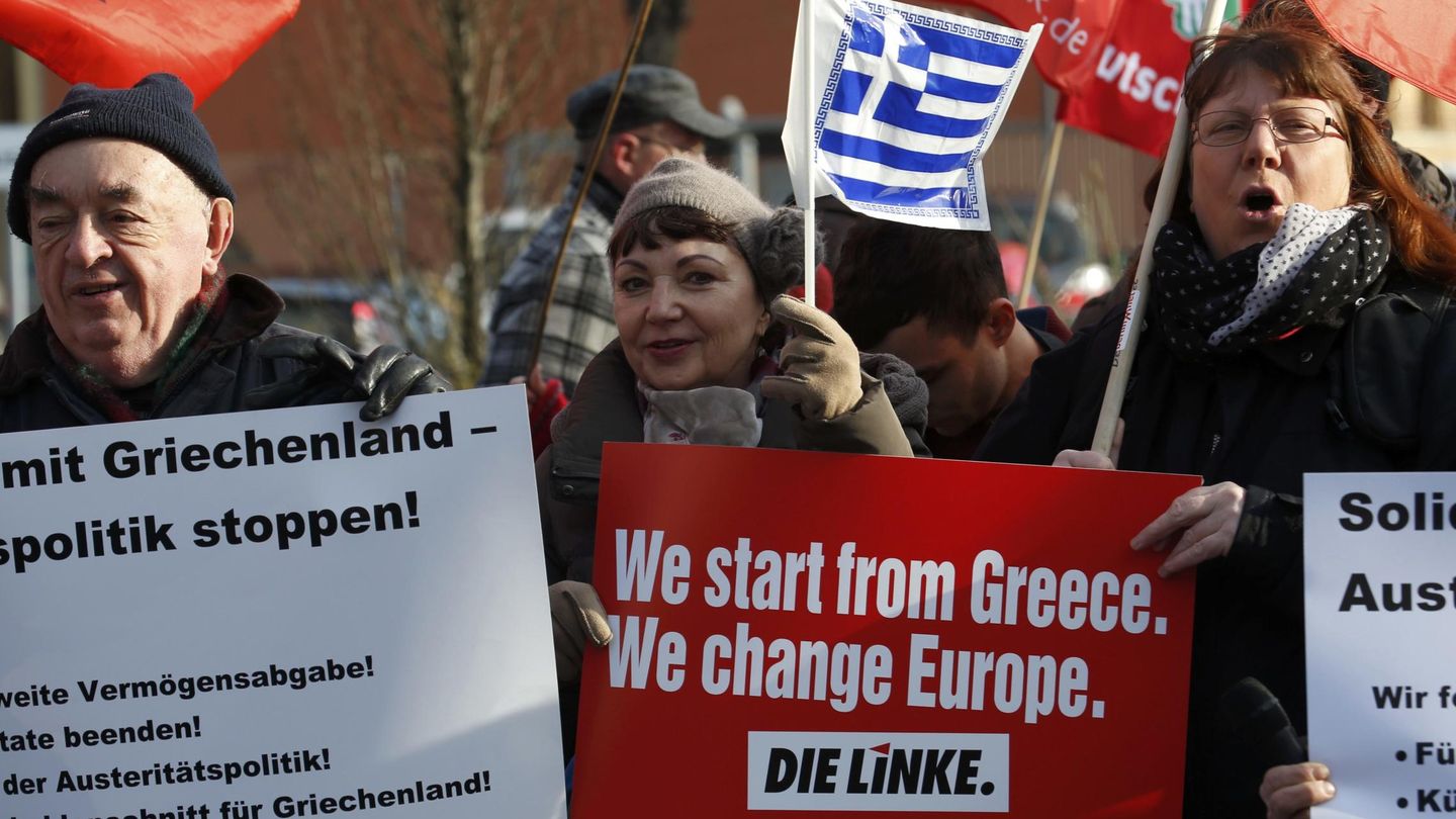 Izquierdistas alemanes protestan ante el Ministerio de Finanzas en apoyo de Syriza (Reuters).