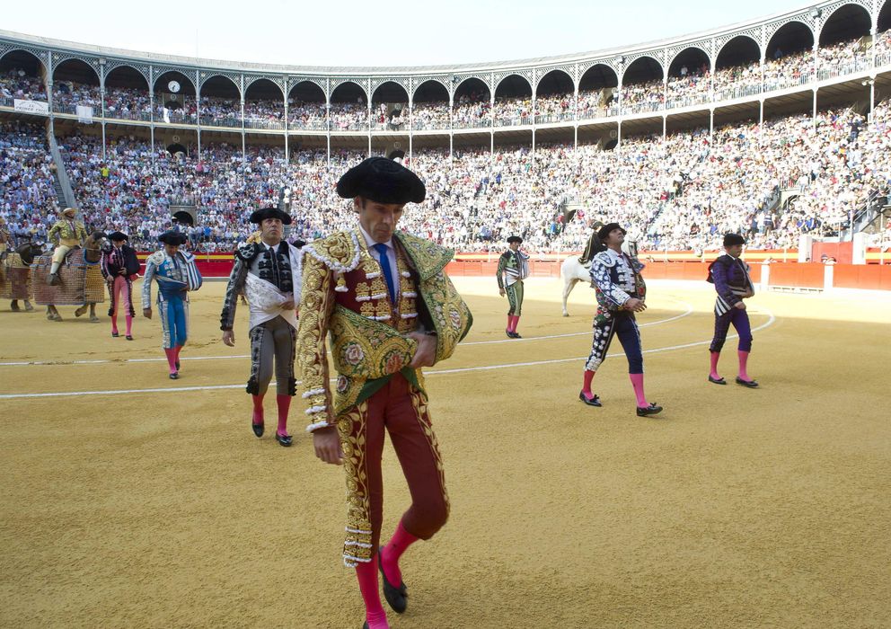 Foto: El diestro José Tomás al comienzo de la corrida de la Feria del Corpus, en Granada. (EFE)