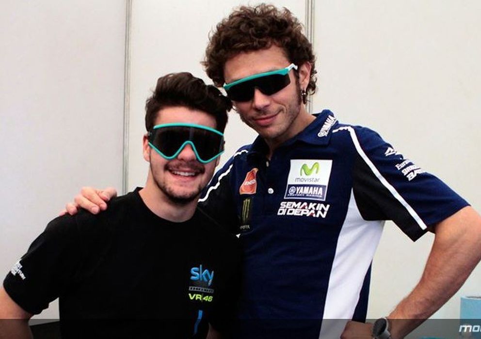 Foto: Romano Fenati junto a Valentino Rossi (MotoGP).