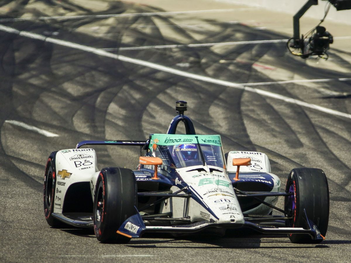 Foto: Fernando Alonso sufrió un problema mecánico que condiciona la carrera, pero nunca estuvo delante (EFE)