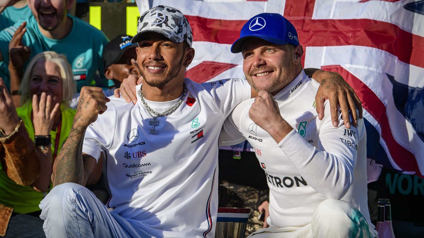 Hamilton y Bottas celebran el título de Mercedes este 2019. (Reuters)