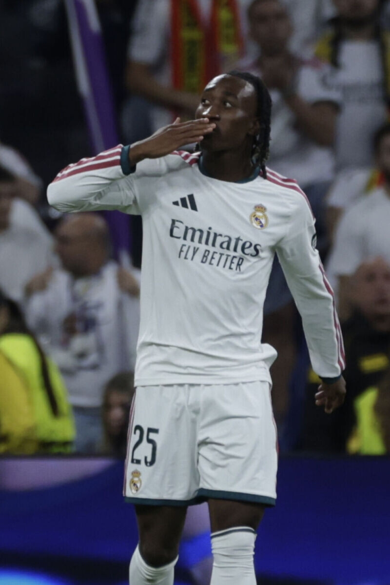 Foto de Diomande tiene duende y el Bernabéu lo sabe: el Real Madrid golea al Leipzig y sigue invicto en Europa (4-1)