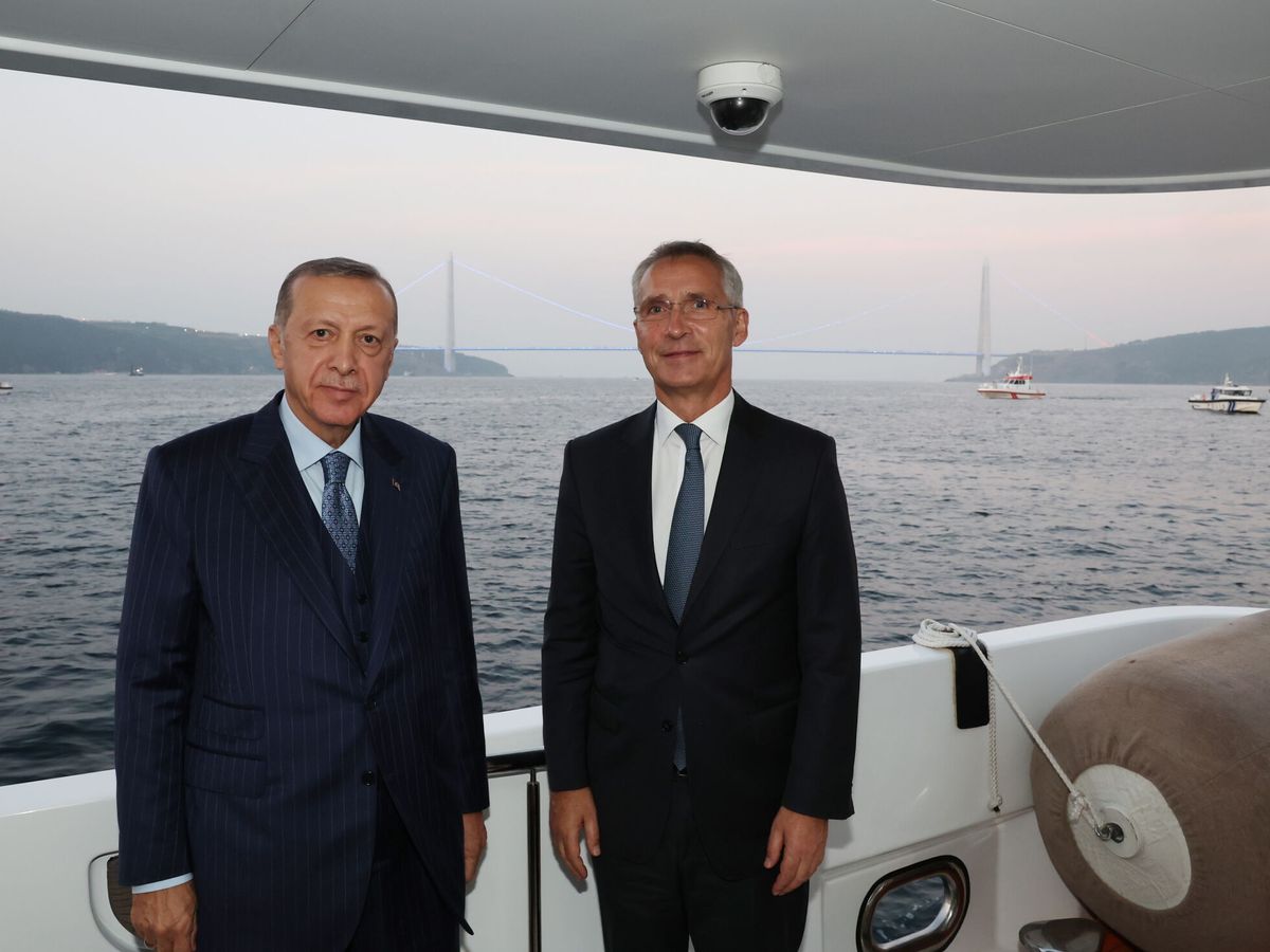 Foto: El presidente turco Erdogan junto al secretario general de la OTAN Stoltenberg en un encuentro en noviembre de 2022. (EFE)