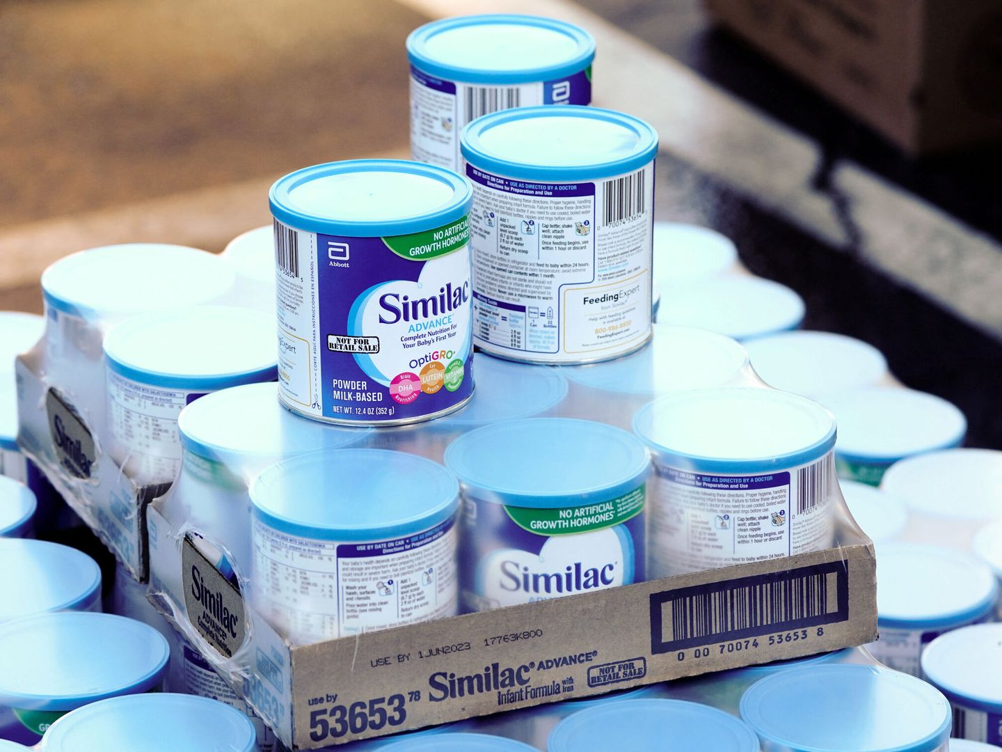 Un palé de fórmula marca Similac, en un banco de alimentos estadounidense. (Reuters/Bing Guan)