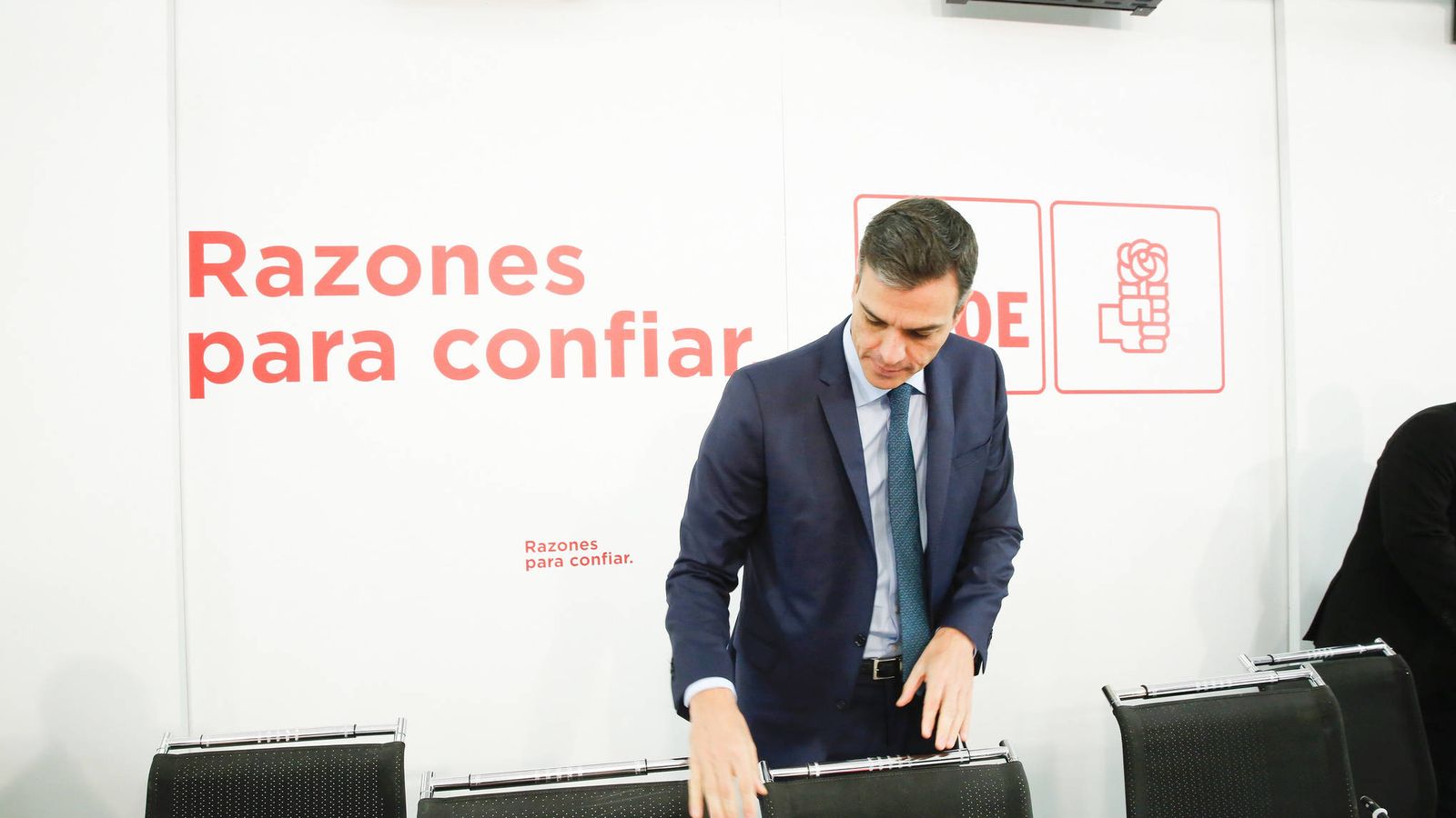 Foto: Pedro Sánchez, antes del arranque de la reunión de la ejecutiva federal del PSOE de este 5 de noviembre, en Ferraz. (Inma Mesa | PSOE)