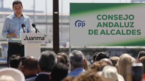 Juanma Moreno al desnudo: una campaña sin ideología ni siglas del PP 