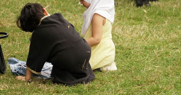 Foto: Dos niños, en una protesta organizada por una institución salafista en La Haya, Holanda. (EFE)