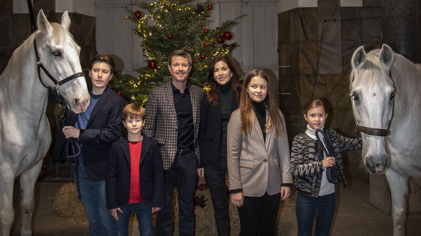 Federico y Mary, con sus cuatro hijos en las Navidades de 2019. (Casa Real de Dinamarca)