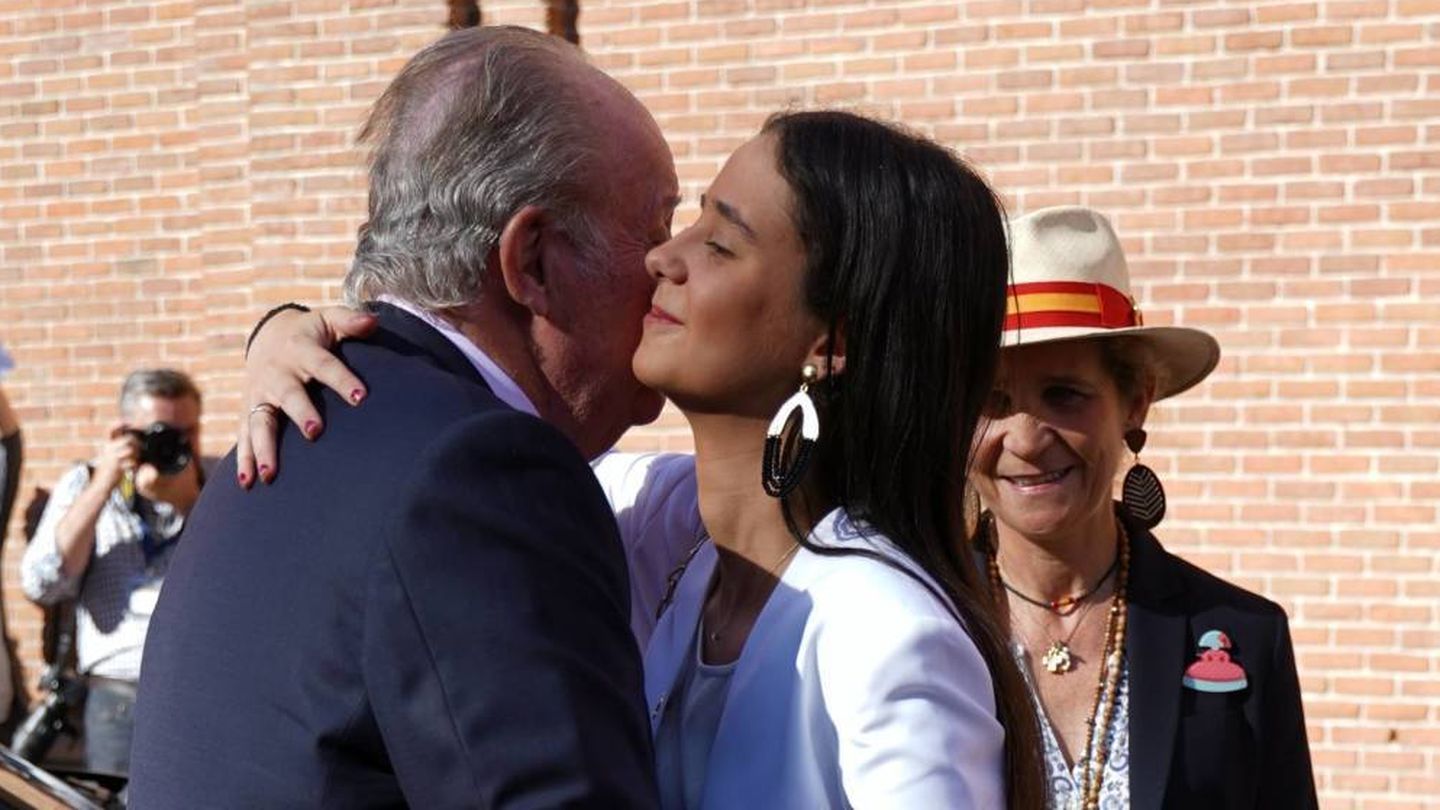 Don Juan Carlos y Victoria Federica en una imagen de archivo. (Cordon Press)