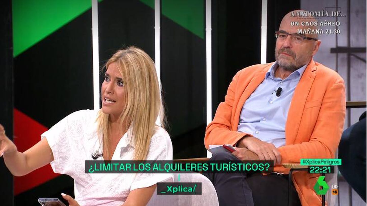 Afra Blanco junto a Javier Giménez-Díaz en 'La Sexta Xplica'. (Atresmedia)