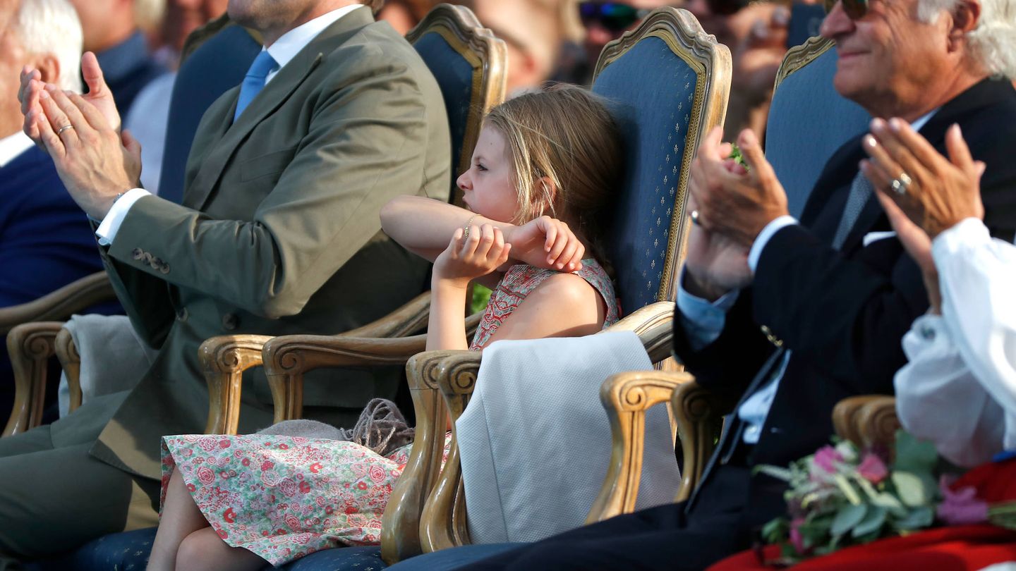 La princesa Estelle, algo cansada en el evento de su madre, Victoria. (Getty)