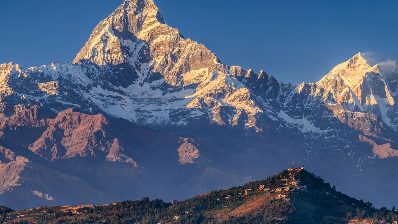 Machapuchare: el único pico del Himalaya que ningún ser humano puede escalar