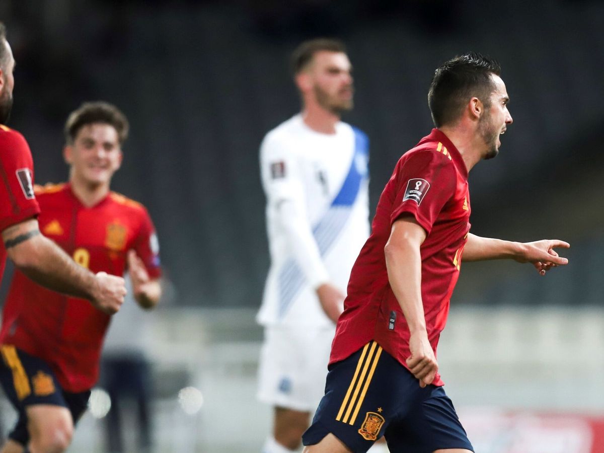 Foto: Sarabia celebra el gol de España. (EFE/Georgia Panagopoulou)