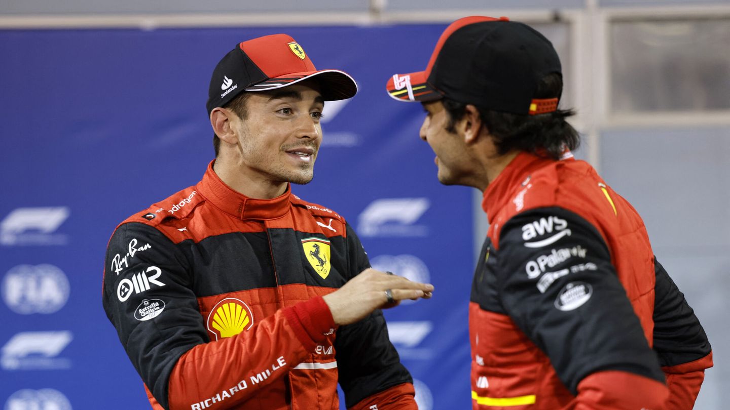 Los dos pilotos hablan sobre la clasificación. (Reuters/Hamad I Mohammed)