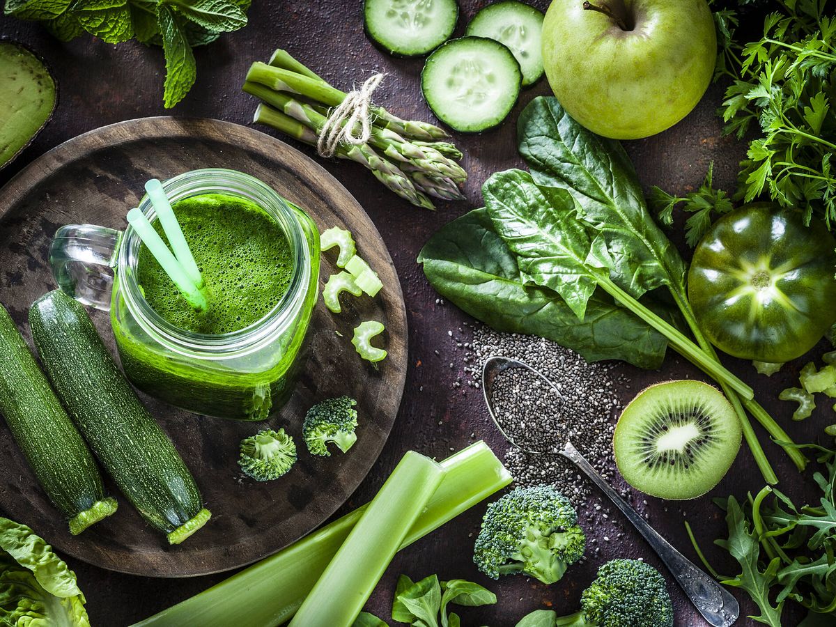 Foto: Las verduras de hoja verde favorecen una tensión ocular saludable. (iStock)