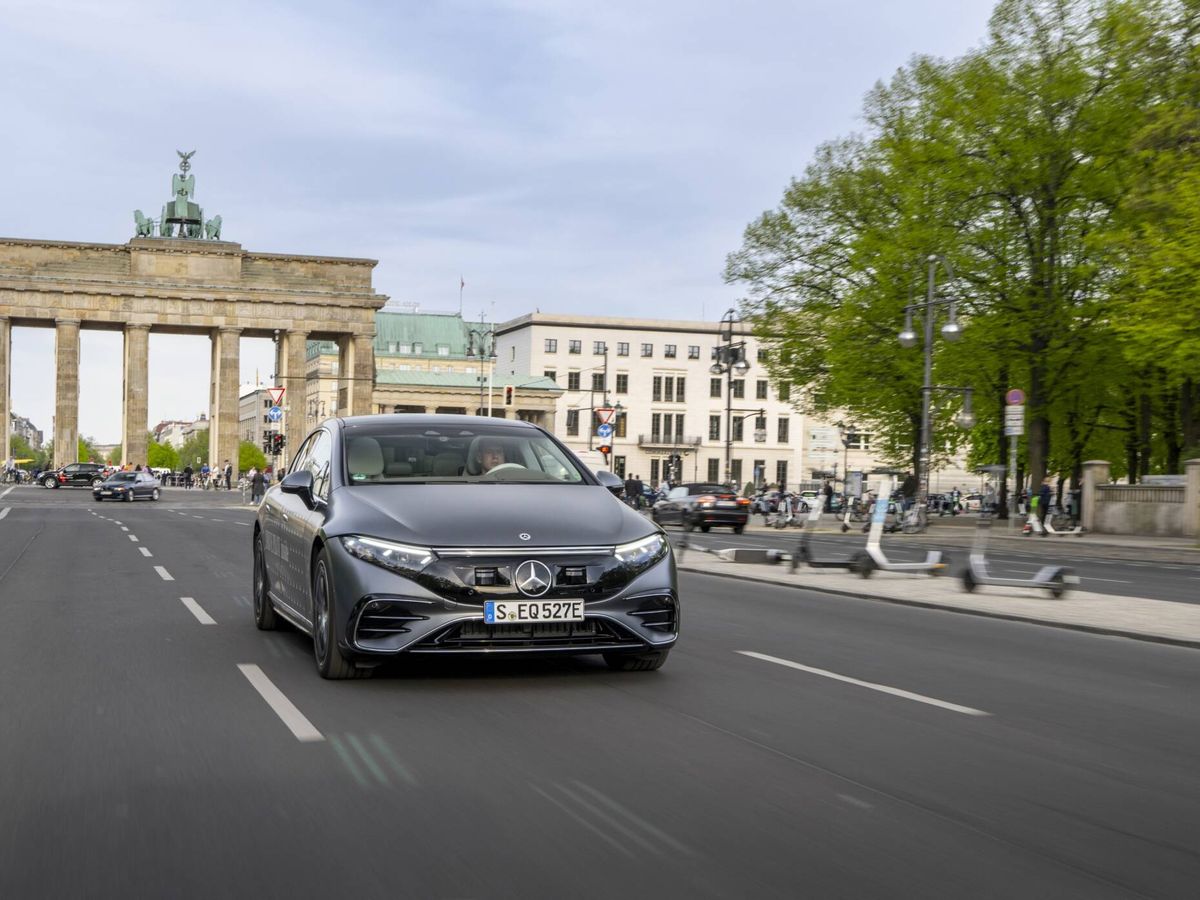 Foto: El Mercedes-Benz EQS homologa un alcance muy superior al real en Europa. (Mercedes-Benz)