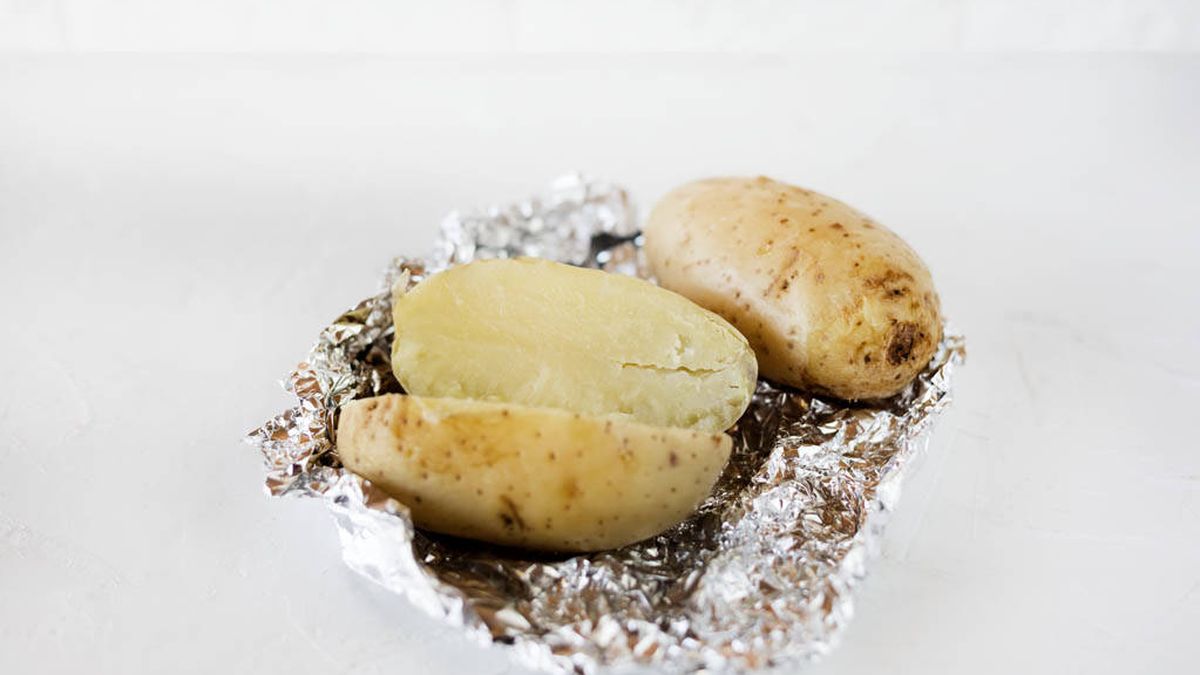 de repuesto ladrar crimen Truco: cómo asar patatas rápidamente en el microondas
