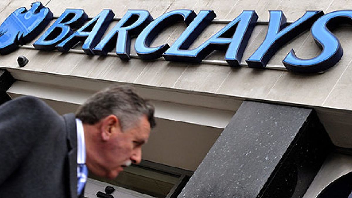 Moody's y S&P rebajan a 'negativa' las perspectiva del rating de Barclays