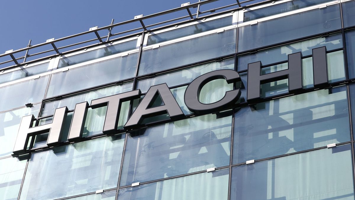 Hitachi negocia la venta de su filial de metales a Bain Capital por unos 7.300 M