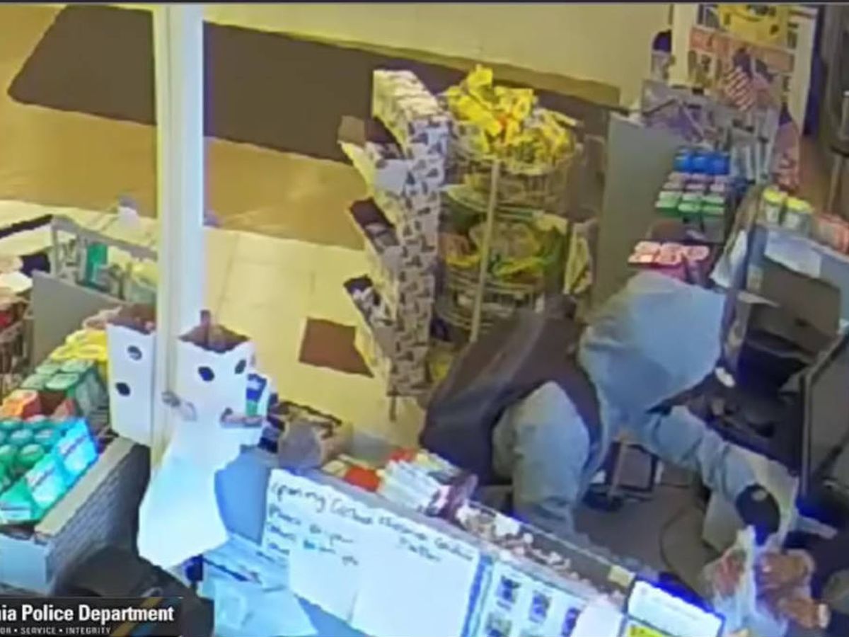 Foto: El hombre dejó su papel pidiendo perdón en la farmacia y se llevó la bolsa con sus compras y el dinero (Foto: YouTube)