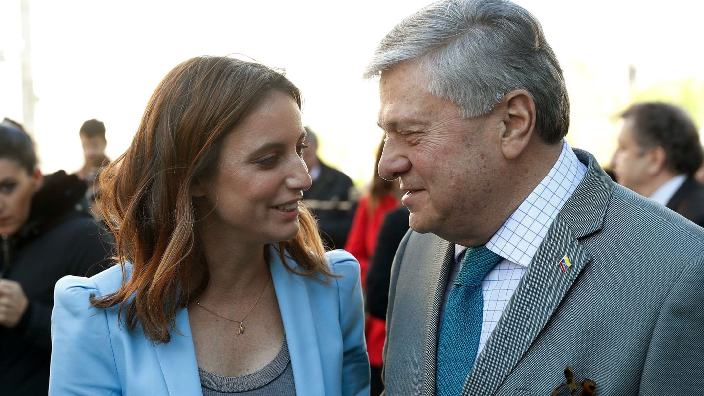 Andrea Levy, junto a Leopoldo López.