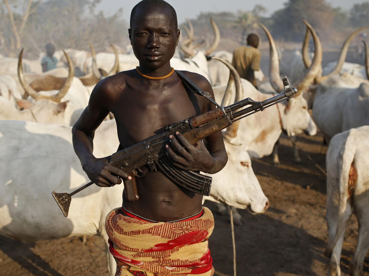 El r de los viajes extremos: En Sudán del Sur viví una emboscada de  una tribu, tenían kalashnikov pero escapamos