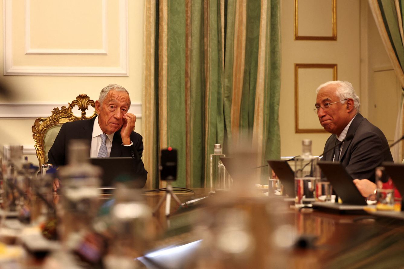 El presidente portugués, Marcelo Rebelo de Sousa, se reúne con António Costa después de su renuncia. (Reuters/Pedro Nunes)