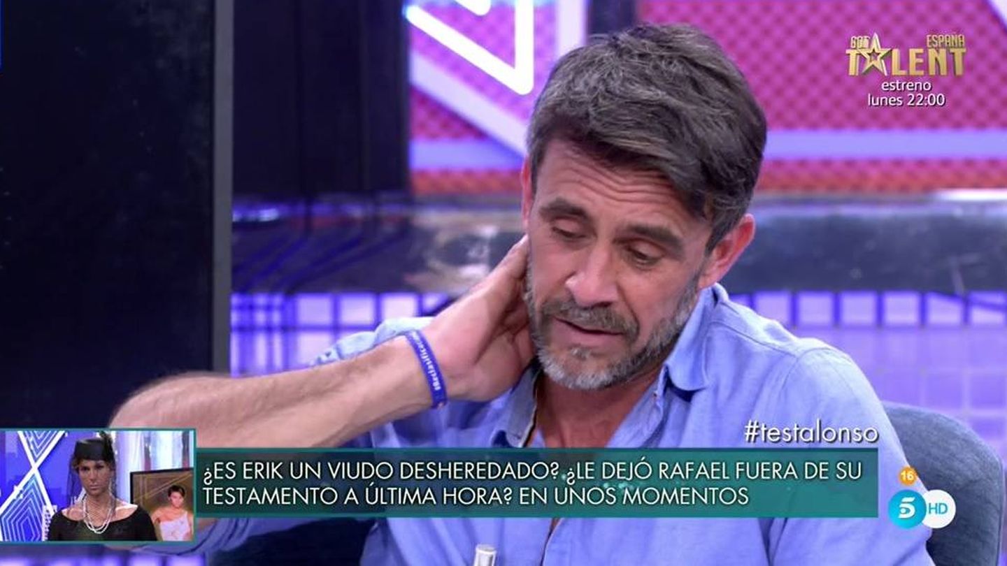 Alonso Caparrós se somete al test de inteligencia del 'Deluxe'. (Mediaset).