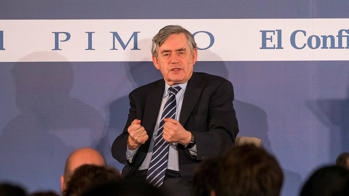 Gordon Brown advierte a los catalanes: “La independencia es un eslogan y nada más”