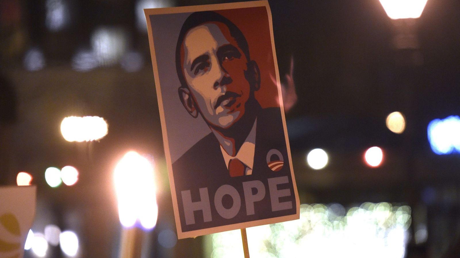 Foto: Vista de una pancarta con la imagen del expresidente estadounidense Barack Obama. (EFE)