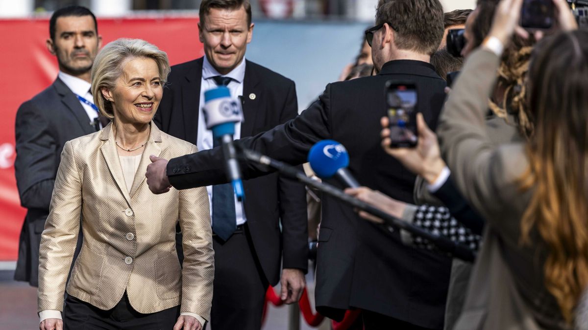 Von der Leyen arranca su simulacro de campaña con el primer debate electoral europeo