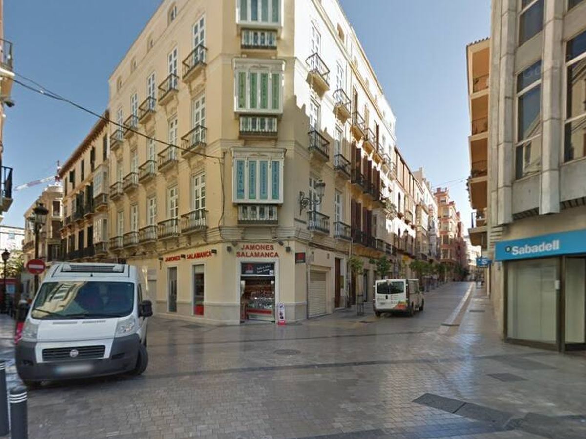 Foto: Plaza Uncibay con calle Casapalma de Málaga, donde se produjeron los hechos. (Google)