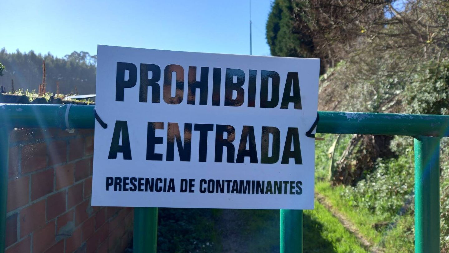 Cartel que señaliza el invernadero de Tropic Gaia en Lugo. (Cedida) 