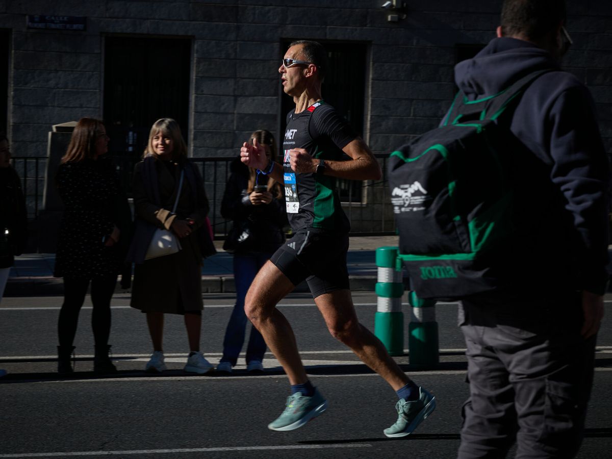 Foto: El aviso de un cardiólogo a quienes corren maratones: "Se está perdiendo el respeto a estas pruebas" (Jesús Hellín/Europa Press)