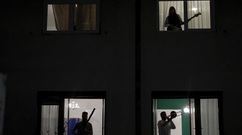 Con la música a otra parte: Donostia llama a silenciar las sesiones nocturnas en balcones 