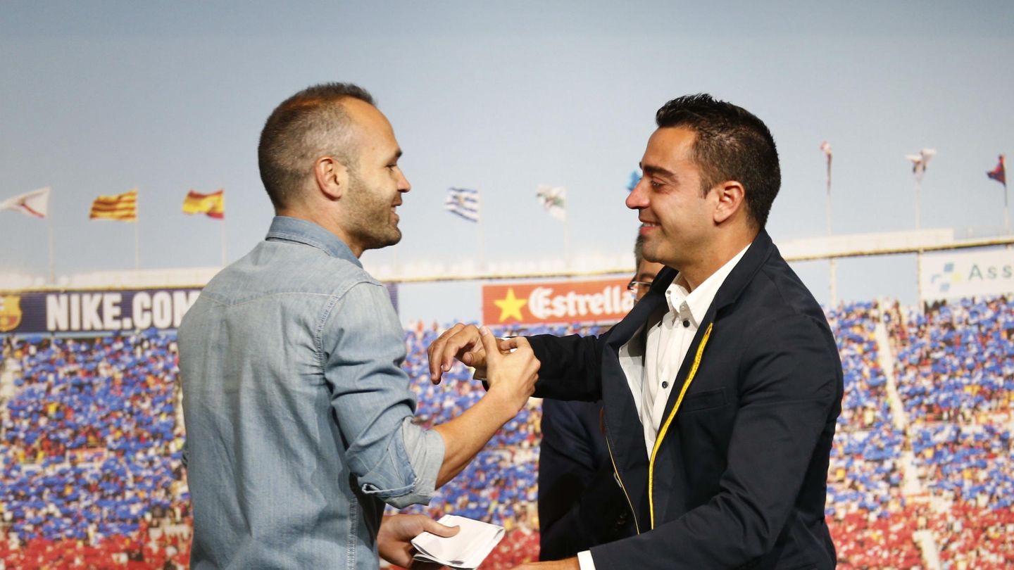 Iniesta y Xavi eran los líderes de aquella Selección. (EFE/Enric Fontcuberta)
