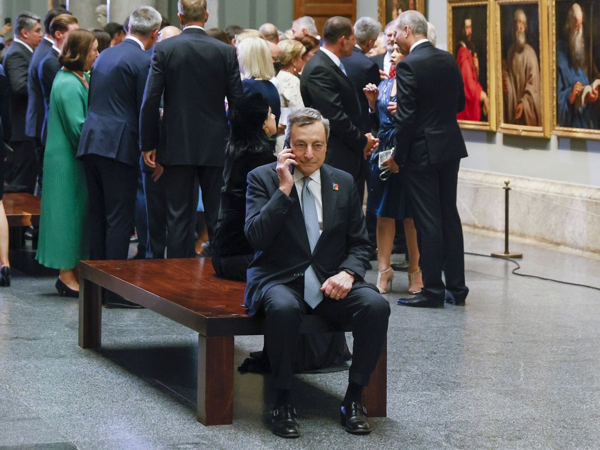 Foto: El primer ministro italiano, Mario Draghi, en el Museo del Prado. (EFE/Pool/Ballesteros)