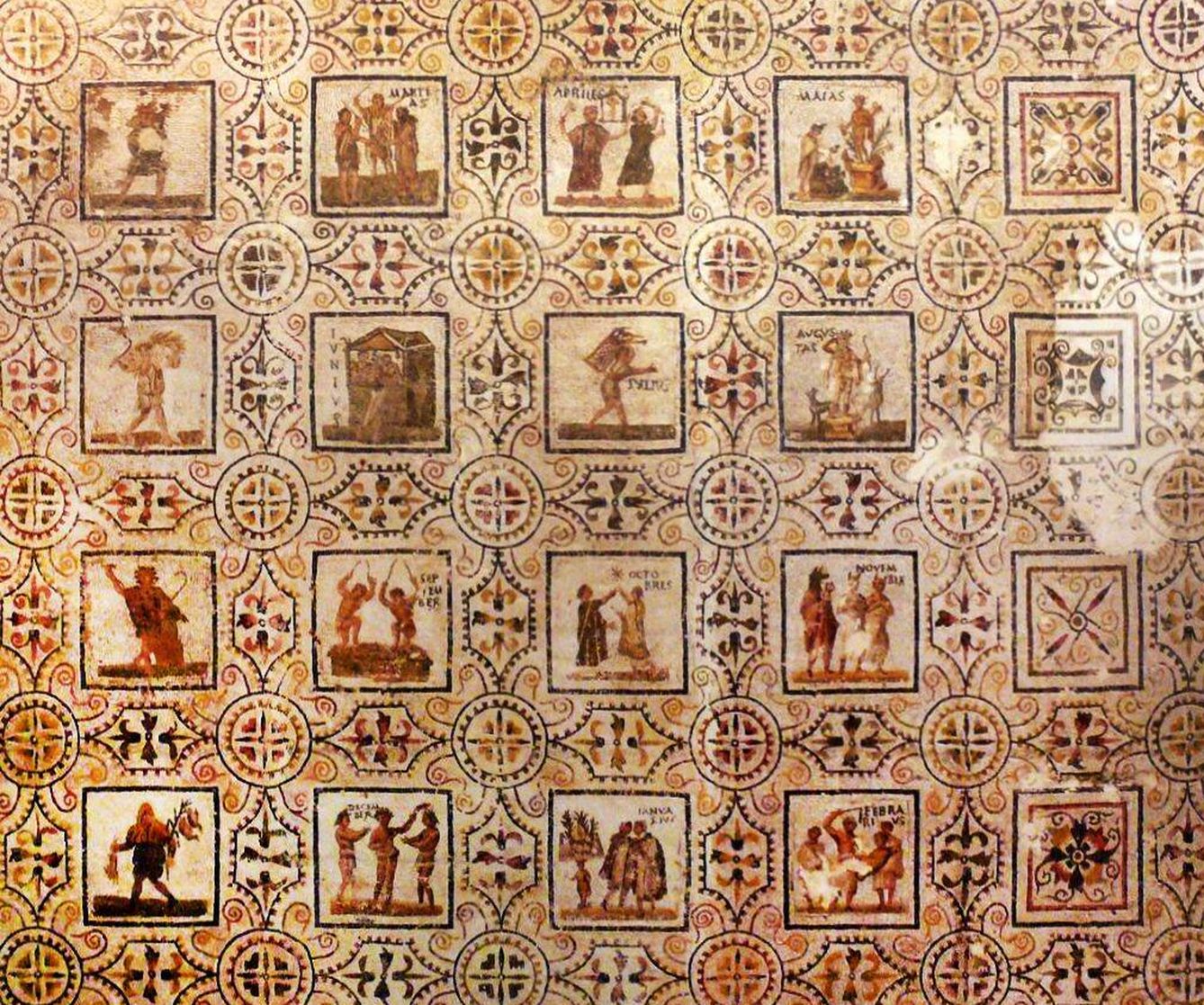 Calendario romano en mosaico.