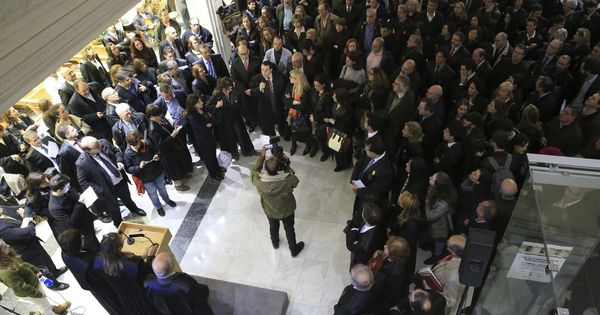 Foto: Abogados del turno de oficio se encierran en el Colegio de Abogados de Madrid "en defensa de la dignidad de la justicia gratuita". (EFE)
