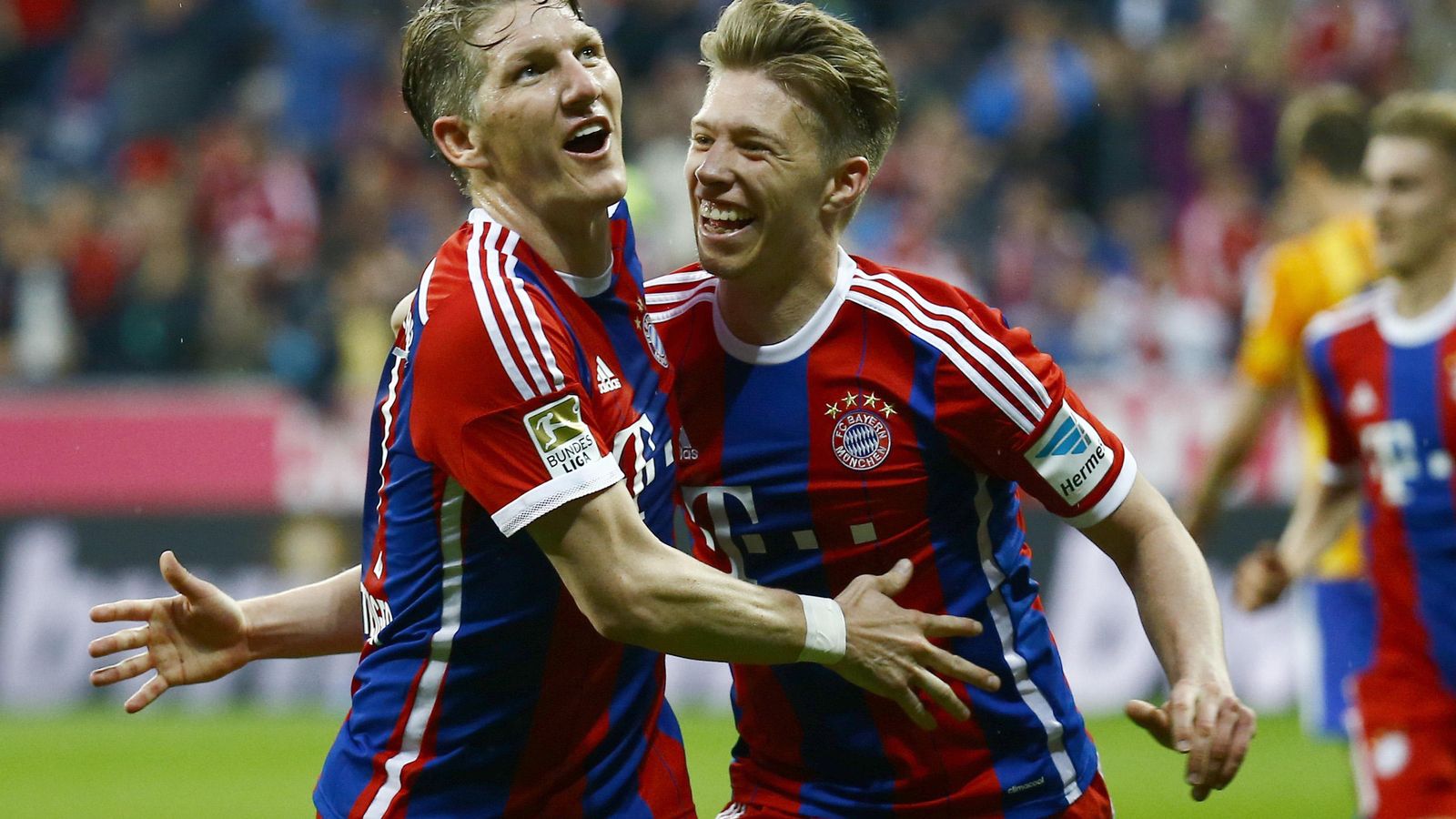 Foto: Schweinsteiger celebra su gol con el Bayern (Reuters).