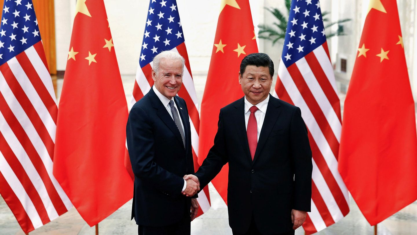 Joe Biden y Xi Jinping, en una imagen de 2013. (Reuters)
