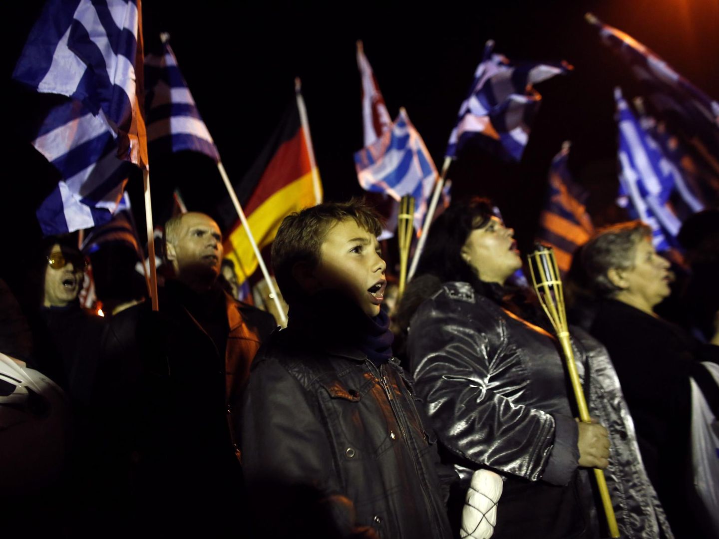 Simpatizantes de Amanecer Dorado durante una marcha en Atenas (Reuters).