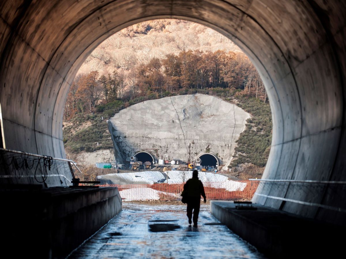 Foto: Obra del túnel de Porto Camba, en Orense, de la línea de AVE Madrid-Galicia. (EFE)