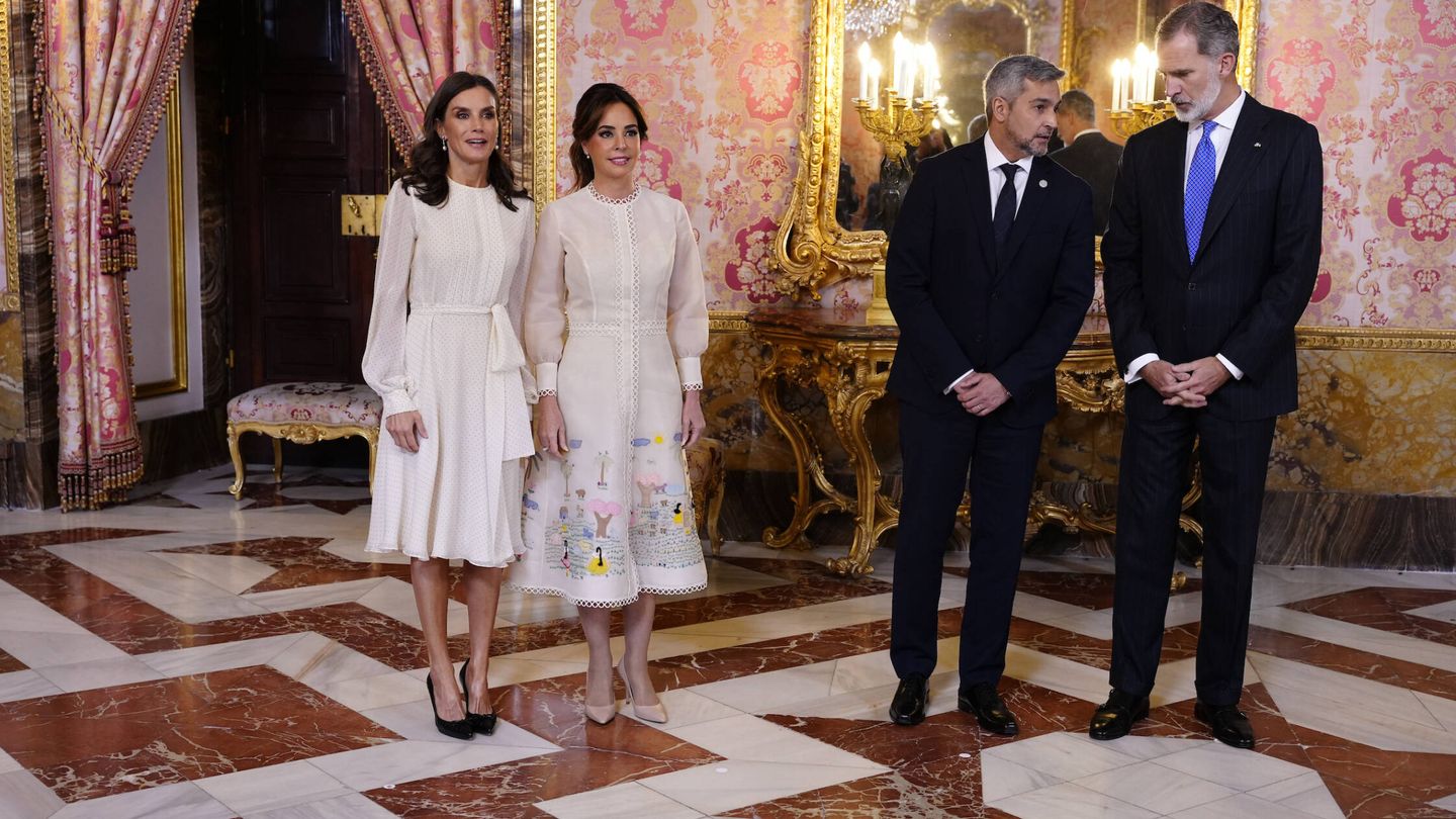 Los Reyes, con el presidente y la primera dama de Paraguay. (LP)