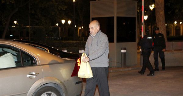 Foto: José Martínez Nicolás, a su salida de la Audiencia Nacional. (EFE)