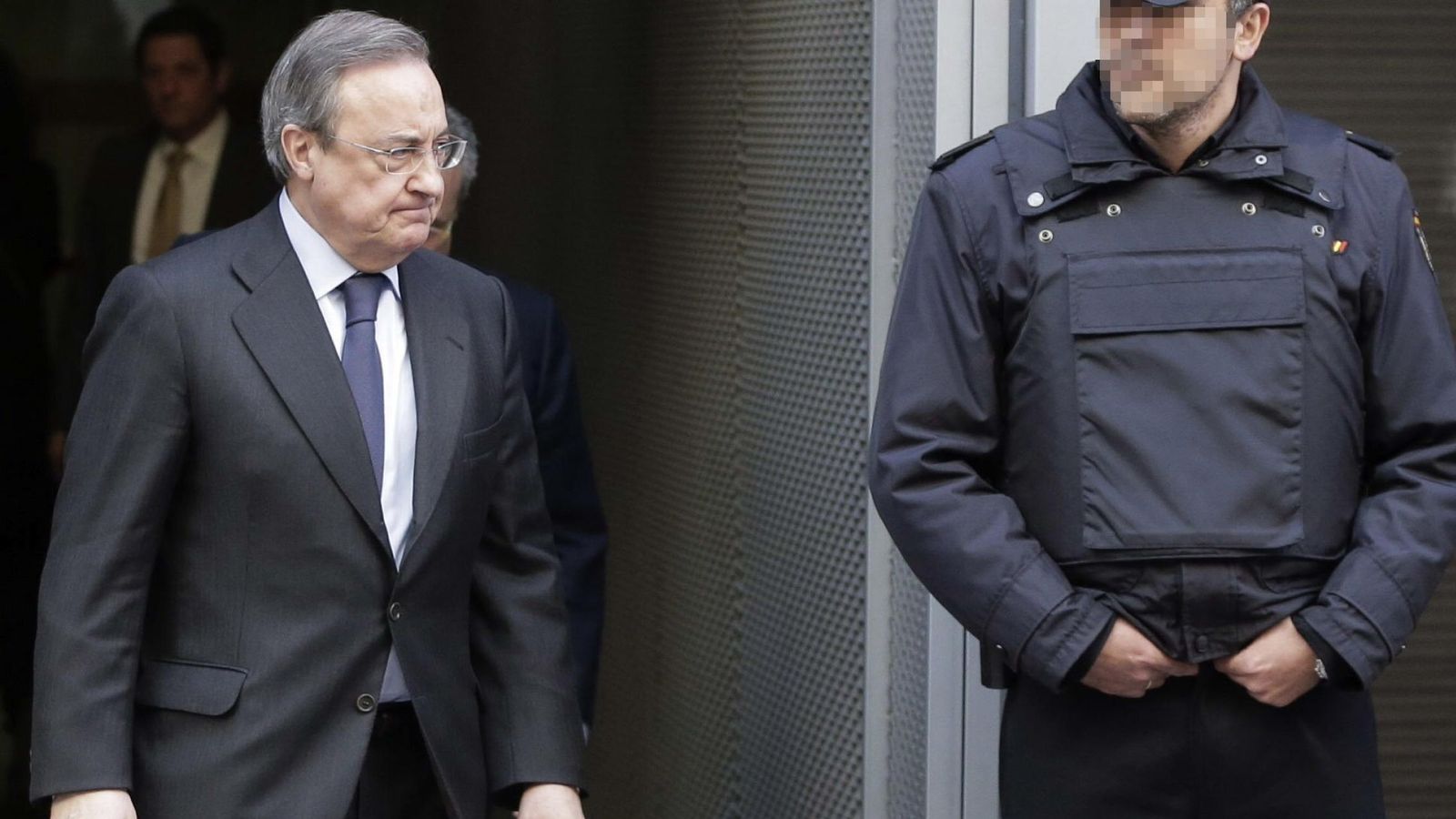 Foto: El presidente del Real Madrid, Florentino Pérez, tras declarar como testigo ante el juez de la Audiencia Nacional. (EFE)